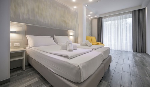 Habitación superior, vistas al jardín