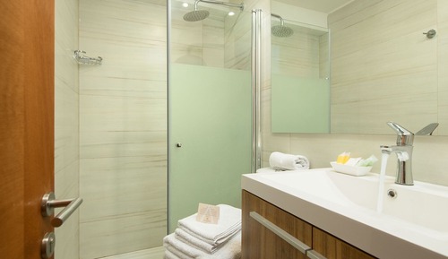 Habitación individual, 1 cama individual, baño privado (No Closet)