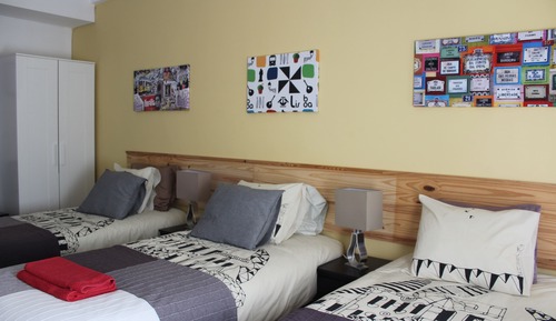 Habitación triple, 3 camas individuales, balcón