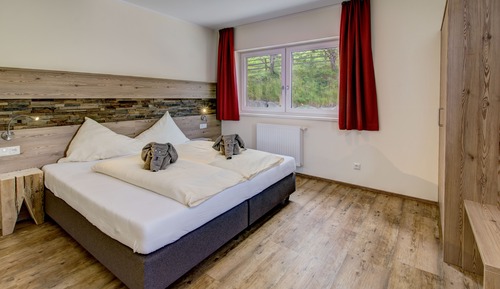 Apartment, 2 Bedrooms, Balcony, Mountain View
