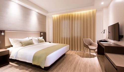 Deluxe King Room