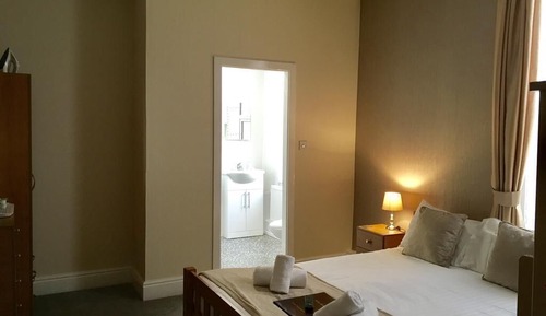 Suite estándar, baño privado (2 Adults 2 Children)
