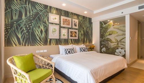Habitación Deluxe doble, acceso a la piscina
