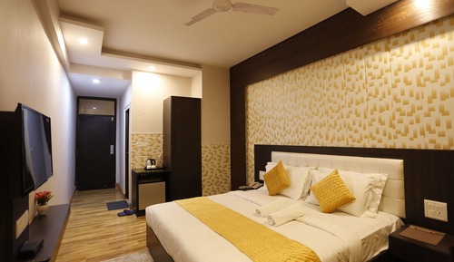 King Room with Balcony Market view
