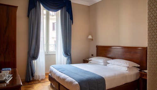 Habitación superior con 1 cama doble o 2 individuales (doccia idromassaggio)