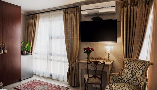 LUXURY ROOM - TOPAZ & GYPSUM ROSE
