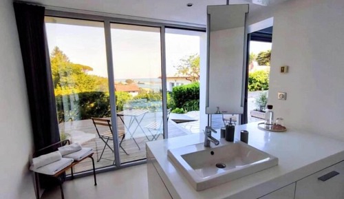 Habitación básica, patio, vistas al mar