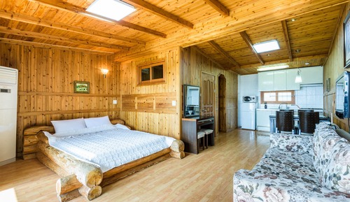 Habitación (One Room)
