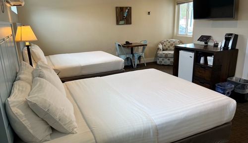 Habitación básica, 2 camas de matrimonio, accesible para personas con discapacidad