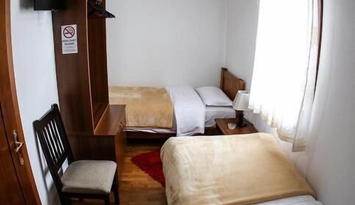 Habitación económica con 2 camas individuales