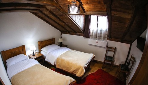 Habitación clásica con 2 camas individuales