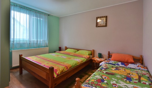Apartamento básico, varias camas, baño privado (8)