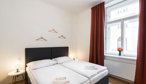 Apartamento clásico, varias camas, cocina (   06)