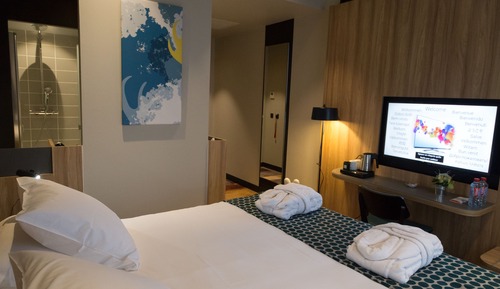 Habitación superior con 1 cama doble o 2 individuales