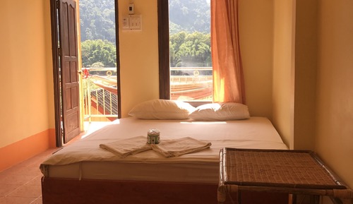 Habitación estándar doble, 1 cama de matrimonio, vistas al río, junto a la montaña