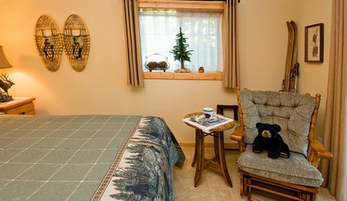 Habitación de lujo, 1 cama de matrimonio, baño privado, vistas al río (Black Bear Suite)