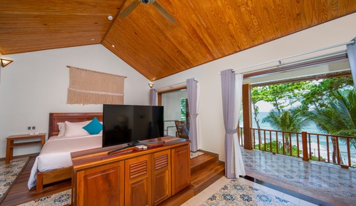 Villa, frente a la playa