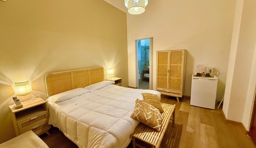 Habitación Confort doble, 1 cama de matrimonio, baño privado, vistas al mar