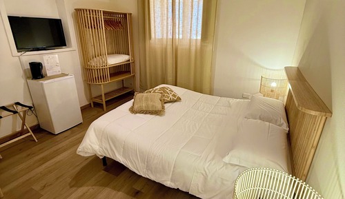 Habitación Confort doble, 1 cama de matrimonio, baño privado, vistas al mar