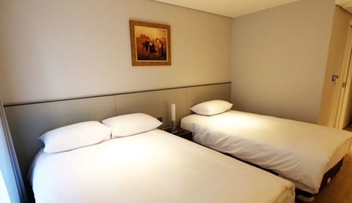 Habitación familiar con 2 camas individuales
