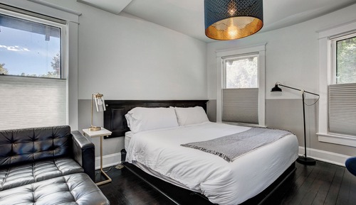 Habitación, 1 cama de matrimonio grande, frigorífico, planta baja