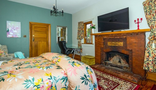 Suite (Magnolia)
