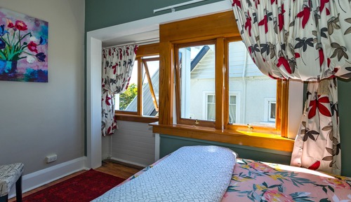 Suite (Sun Flower)