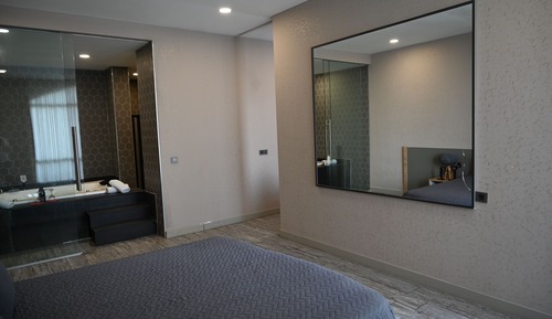 Apartamento Elite, 1 cama de matrimonio grande, bañera, vistas a la ciudad