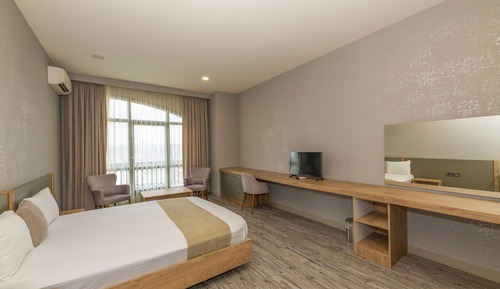 Habitación económica, 1 cama de matrimonio, vistas a la ciudad