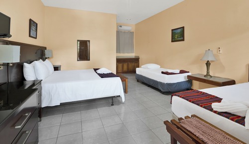 Habitación familiar, varias camas