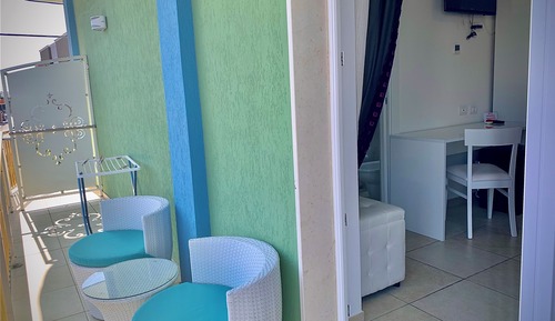 Habitación cuádruple clásica, balcón