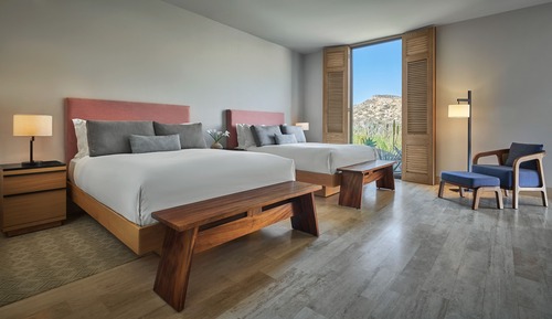 V - Oceanfront Three Bedroom Suite with Pool