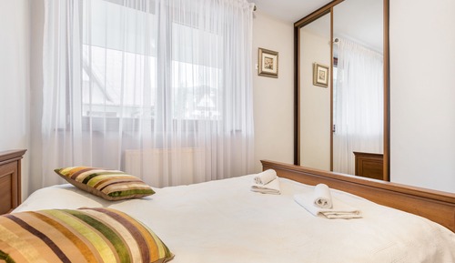 Apartamento, 2 habitaciones, balcón, vistas a la montaña