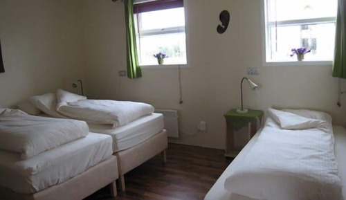 Habitación triple, baño compartido (Room 2)