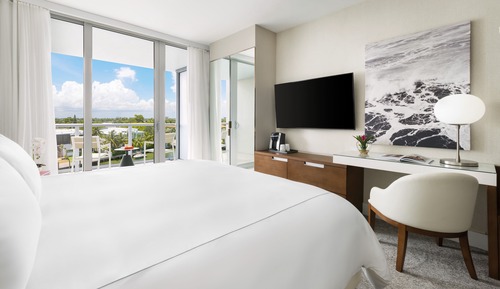Suite Grand, 1 cama de matrimonio grande, balcón, en esquina (Deluxe, Water View)