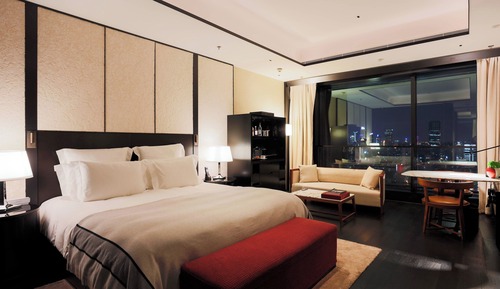 Habitación superior, 1 cama de matrimonio grande, vistas a la ciudad