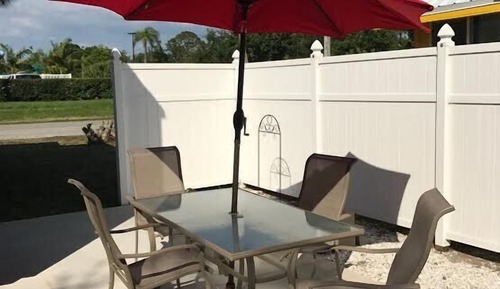 Cabaña (Tiny House - Red Lifeguard Stand)