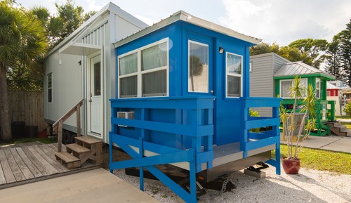 Cabaña (Tiny House Blue Lifeguard Stand)