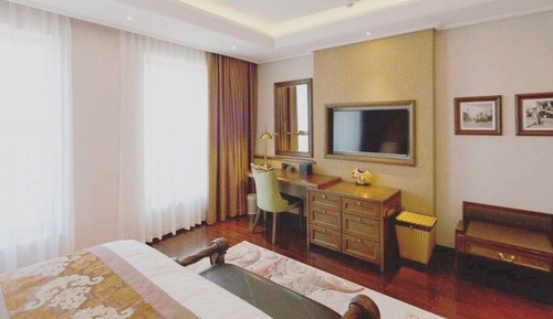 Suite Deluxe, sauna, vistas a la ciudad
