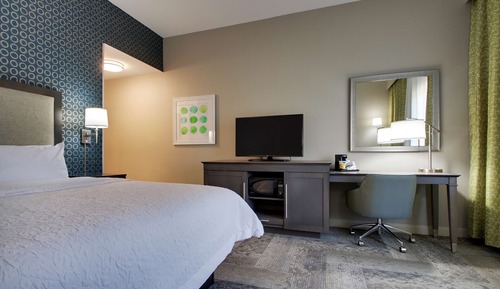 Habitación, 1 cama de matrimonio grande, frigorífico y microondas