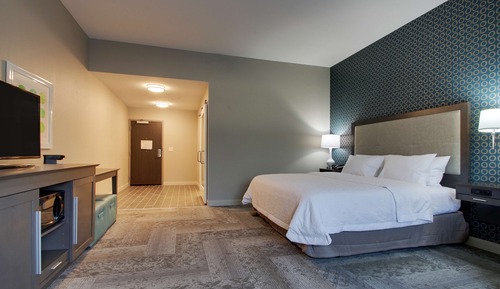 Habitación, 1 cama de matrimonio grande con sofá cama, bañera (Mobility & Hearing)