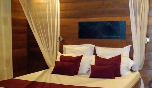 Habitación Confort doble, 1 cama de matrimonio, vistas a la ciudad