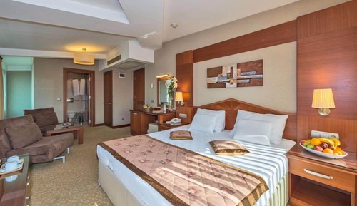 Superior Deluxe Suite Room