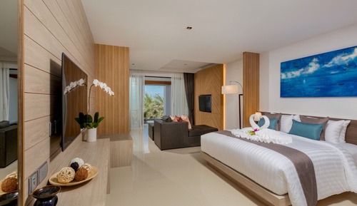 Luxury Beachfront Suite