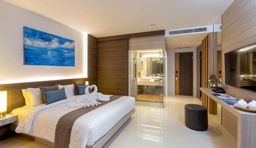 Pool & Beach Suite