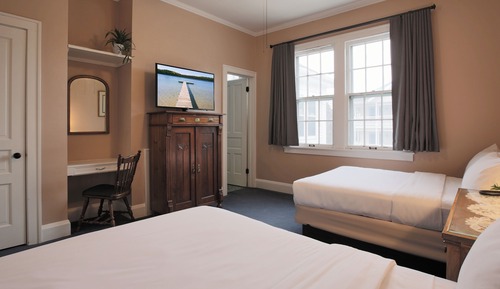 Historic Hotel (Accessible by Stairs) - Two Doubles