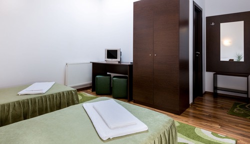 Habitación superior con 1 cama doble o 2 individuales