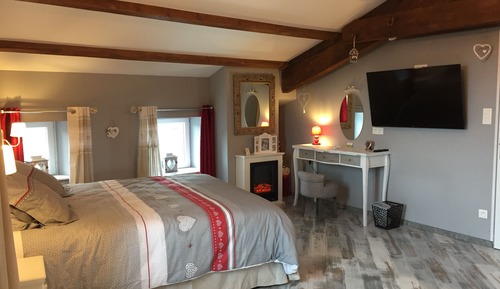 Suite romántica, 1 cama de matrimonio grande con sofá cama, baño privado
