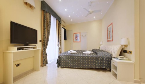 Habitación superior con 1 cama doble o 2 individuales