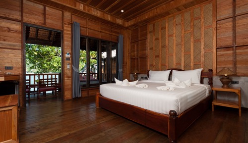 Family Room, Beachfront, 2 bedrooms (Free pick up and dop off at Mae Haad Pier)